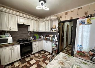 Продажа 2-ком. квартиры, 52 м2, Строитель, улица Жукова, 11