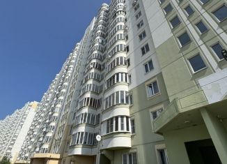 Продажа 1-ком. квартиры, 37 м2, Курская область, проспект Вячеслава Клыкова, 54