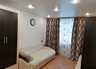 Сдаю 1-ком. квартиру, 30 м2, Тутаев, Комсомольская улица, 38