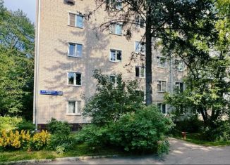 Продаю 3-ком. квартиру, 65 м2, Москва, 6-я улица Лазенки, 32