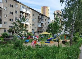 Продается двухкомнатная квартира, 43.6 м2, Екатеринбург, метро Ботаническая, улица Цвиллинга, 53