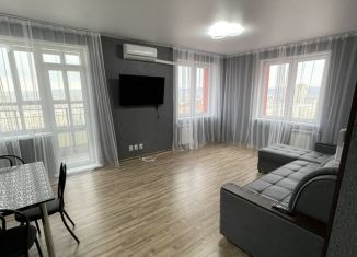 Сдается трехкомнатная квартира, 84 м2, Красноярск, улица Алексеева, 46