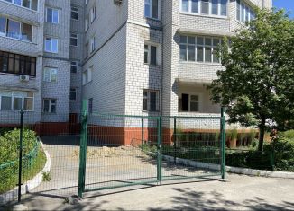 Продаю 3-ком. квартиру, 133 м2, Казань, улица Восстания, 84