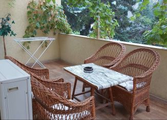 Сдается 3-комнатная квартира, 84 м2, Ялта, улица Карла Маркса, 14