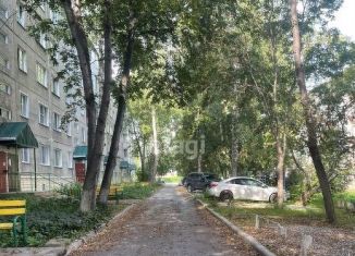 Продается 3-ком. квартира, 58 м2, Новосибирская область, микрорайон Подгорный, 26