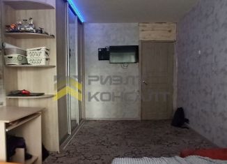 Продам 2-ком. квартиру, 48 м2, Омск, улица Сулеймана Стальского, 3