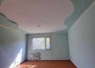 Продам 2-ком. квартиру, 49 м2, поселок Новый Каракан, улица Содружества, 38