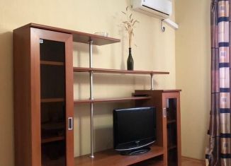 Сдача в аренду 1-ком. квартиры, 50 м2, Уфа, улица Чернышевского, 97