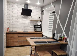 Сдаю в аренду двухкомнатную квартиру, 61 м2, Краснодар, улица имени Сергея Есенина, 84, Музыкальный микрорайон