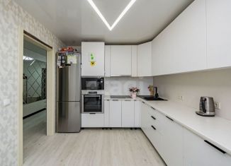 Продаю 1-комнатную квартиру, 37 м2, Тюмень, улица Монтажников, 61, ЖК Видный