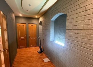 Сдам 2-комнатную квартиру, 57 м2, Магадан, улица Берзина, 4к1