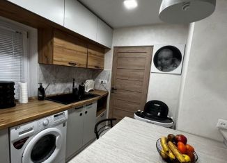 Продажа 2-комнатной квартиры, 50 м2, Симферополь, Краснознамённая улица, 11