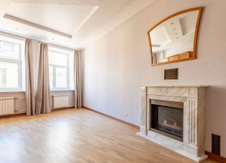 Сдается в аренду 3-комнатная квартира, 116 м2, Санкт-Петербург, улица Оружейника Фёдорова, 2