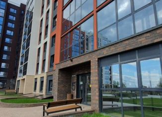 Трехкомнатная квартира на продажу, 53.2 м2, посёлок Западный, улица имени Младшего Сержанта Сухарева, 6