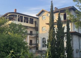 Продается дом, 700 м2, поселок городского типа Восход, улица Авроры, 10