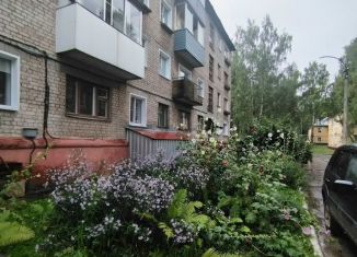 Продам 2-ком. квартиру, 43 м2, Кирово-Чепецк, улица Луначарского, 24