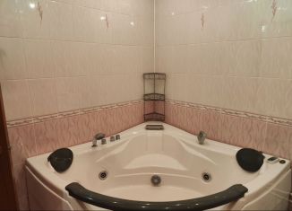 Продается трехкомнатная квартира, 55 м2, Тула, улица Малые Гончары, 6