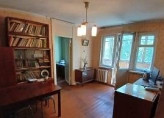 Продается 2-ком. квартира, 44.4 м2, Псков, Стахановская улица, 2