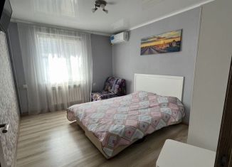 Сдам в аренду 1-ком. квартиру, 30 м2, Краснодар, улица Фрунзе, 7, микрорайон Центральный