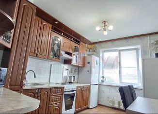 Продаю трехкомнатную квартиру, 65 м2, Старый Оскол, микрорайон Юбилейный, 1А