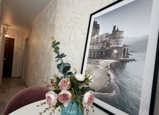 Продаю 2-ком. квартиру, 48 м2, Ставрополь, улица Ленина, 122