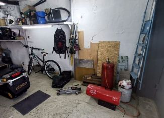 Гараж на продажу, 30 м2, Стрежевой, Коммунальная улица, с2/13