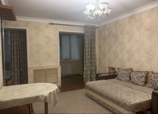 Сдается в аренду однокомнатная квартира, 30 м2, Махачкала, улица Ирчи Казака, 115