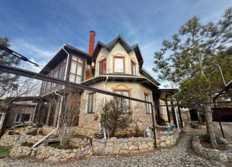 Продаю дом, 600 м2, Крым, улица Кирова, 63