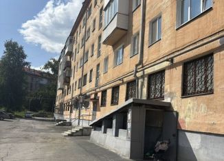 Продаю 1-ком. квартиру, 30 м2, Асбест, проспект Ленина, 47