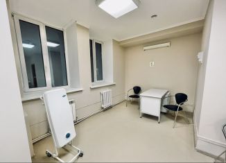 Сдам в аренду помещение свободного назначения, 27 м2, Тюмень, Киевская улица, 74А/1