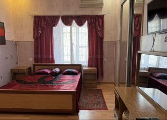 Сдается в аренду дом, 27 м2, Крым, улица имени Бартенева, 12