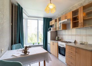 Сдается в аренду 1-комнатная квартира, 38 м2, Санкт-Петербург, Киришская улица, 7