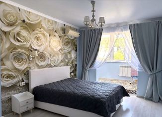 Сдается 3-ком. квартира, 99 м2, Сочи, улица Есауленко, 1Б, микрорайон Приморье