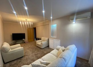 Сдаю в аренду 3-комнатную квартиру, 72 м2, Сочи, улица Роз, 65, микрорайон Центральный