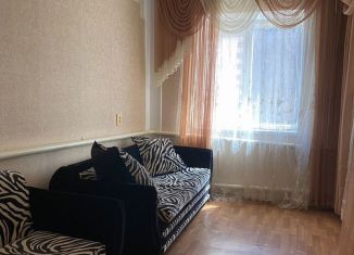 Сдается 2-ком. квартира, 65 м2, Армавир, улица Розы Люксембург, 125