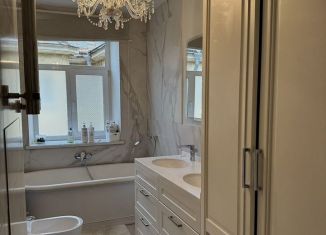 Сдача в аренду 3-ком. квартиры, 150 м2, Санкт-Петербург, 4-я Красноармейская улица, 3