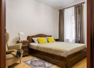 Сдаю 1-комнатную квартиру, 69 м2, Санкт-Петербург, 10-я линия Васильевского острова, 39