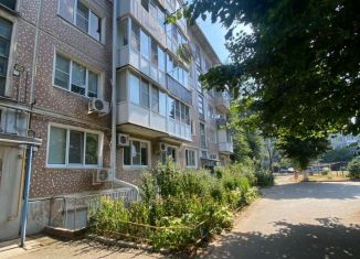 Продажа 5-комнатной квартиры, 72 м2, Армавир, улица Советской Армии, 6