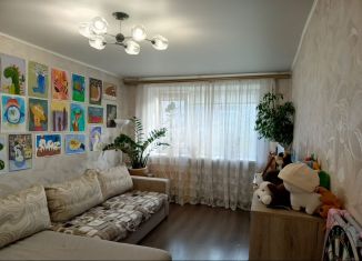 Продается двухкомнатная квартира, 51.9 м2, Тюмень, улица 50 лет Октября, 33