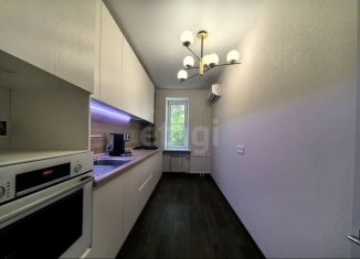 Продам 2-ком. квартиру, 53.7 м2, Озёрск, Студенческая улица, 3