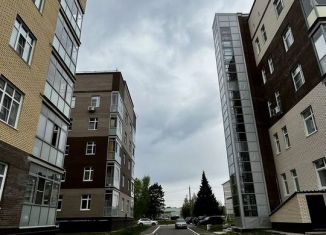 Продам 2-ком. квартиру, 75.5 м2, Жуков, улица Генерала Стойчева, 3