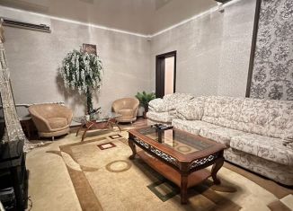 3-ком. квартира на продажу, 79 м2, Армавир, Комсомольская улица, 111