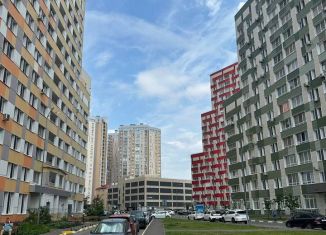 Продам 3-комнатную квартиру, 94.9 м2, Казань, улица Павлюхина, 128