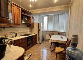 Сдача в аренду трехкомнатной квартиры, 100 м2, Пятигорск, улица Адмиральского, 6А