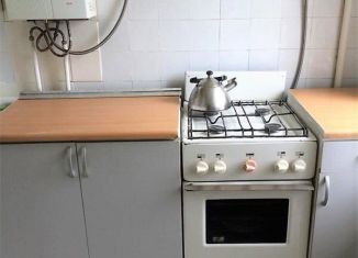 Аренда двухкомнатной квартиры, 42 м2, дачный посёлок Кокошкино, улица Ленина, 6