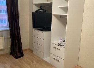 Сдаю в аренду 1-комнатную квартиру, 42 м2, Мурино, Оборонная улица, 2к3