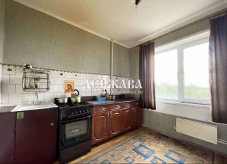 Сдаю в аренду двухкомнатную квартиру, 50 м2, Старый Оскол, микрорайон Студенческий, 20