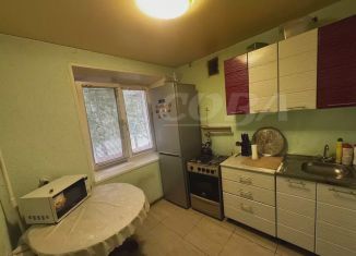 Сдаю в аренду однокомнатную квартиру, 30 м2, Тобольск, улица Семёна Ремезова, 40