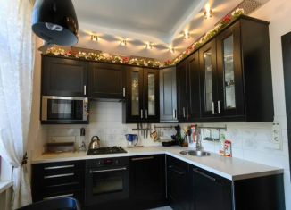 Сдам 2-ком. квартиру, 59 м2, Санкт-Петербург, Двинская улица, 10