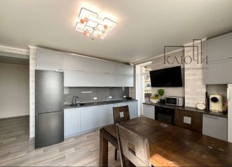 Продажа трехкомнатной квартиры, 74.3 м2, Магнитогорск, проспект Карла Маркса, 216